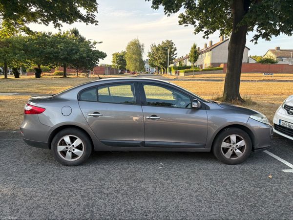 Renault Fluence Saloon, Diesel, 2012, Grey