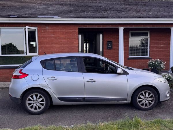 Renault Megane Hatchback, Diesel, 2010, Silver