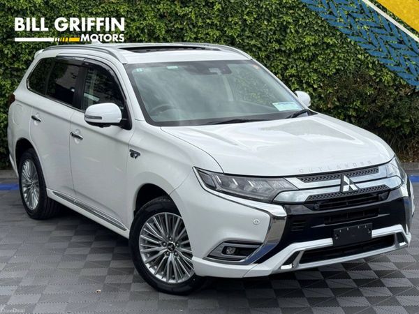 Mitsubishi Outlander SUV, Petrol Plug-in Hybrid, 2019, White