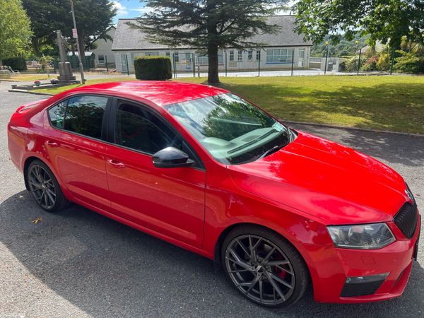 Skoda Octavia Saloon, Diesel, 2016, Red