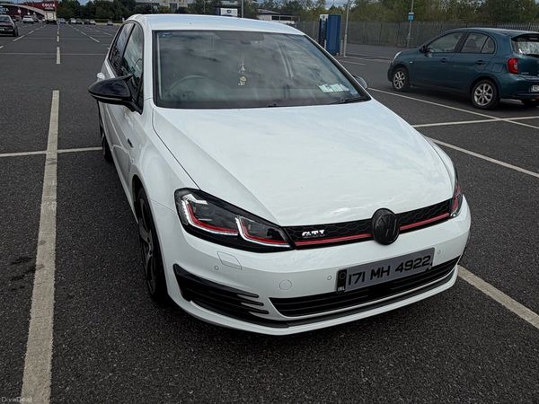 Volkswagen Golf Hatchback, Diesel, 2017, White