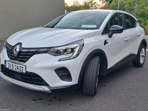 Renault Captur Hatchback, Petrol, 2021, White