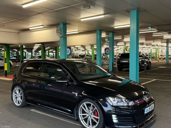 Volkswagen Golf Hatchback, Petrol, 2014, Black