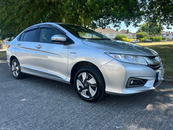 Honda Grace Saloon, Petrol Hybrid, 2016, Silver
