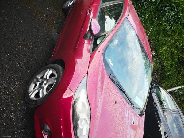 Ford Fiesta Hatchback, Petrol, 2009, Red