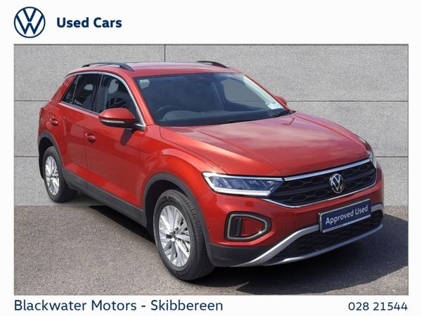 Volkswagen T-Roc Hatchback, Diesel, 2023, Red