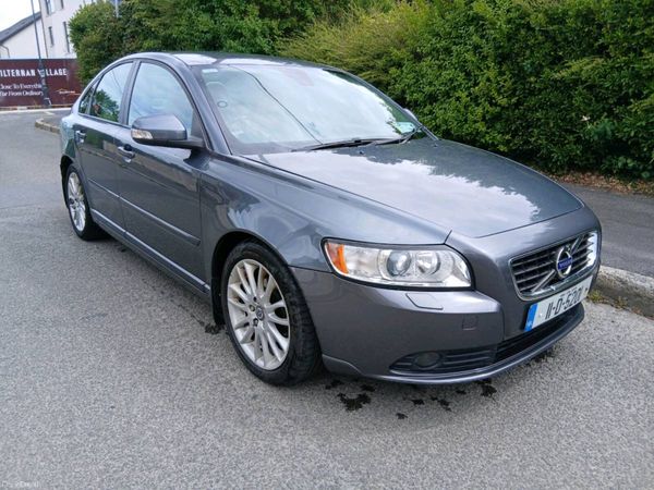 Volvo S40 Saloon, Diesel, 2011, Grey