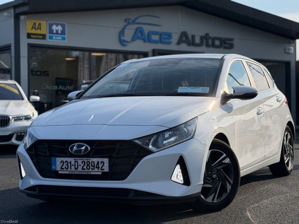 Hyundai i20 Hatchback, Petrol, 2023, White