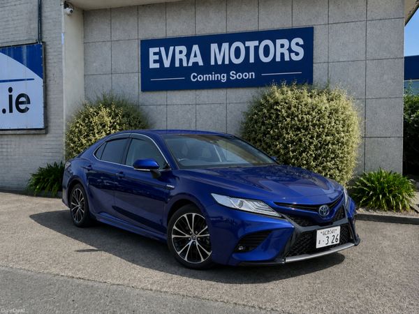 Toyota Camry Saloon, Petrol Hybrid, 2019, Blue
