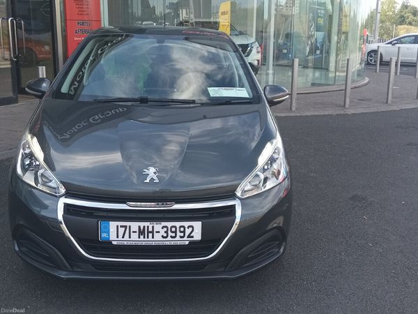 Peugeot 208 Hatchback, Petrol, 2017, Grey