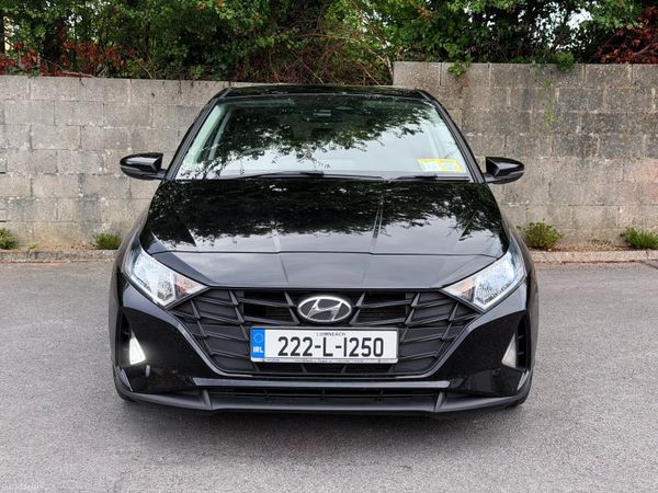 Hyundai i20 Hatchback, Petrol, 2022, Black
