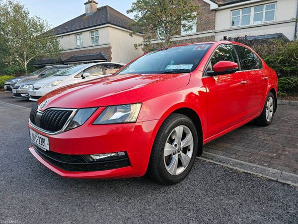 Skoda Octavia Saloon, Petrol, 2019, Red
