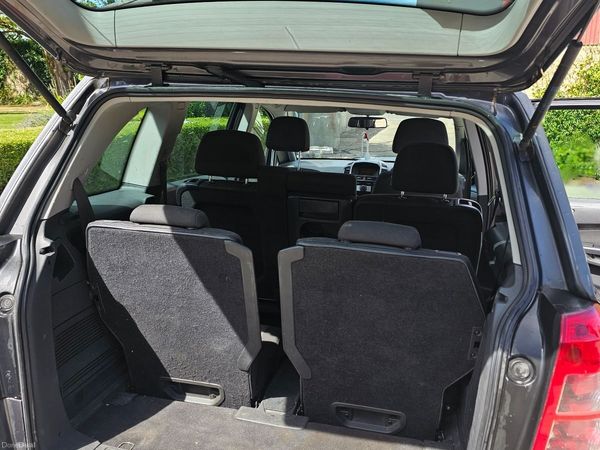 Vauxhall Zafira MPV, Diesel, 2011, Grey