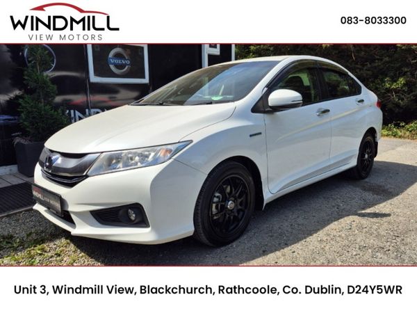 Honda Grace Saloon, Petrol Hybrid, 2015, White