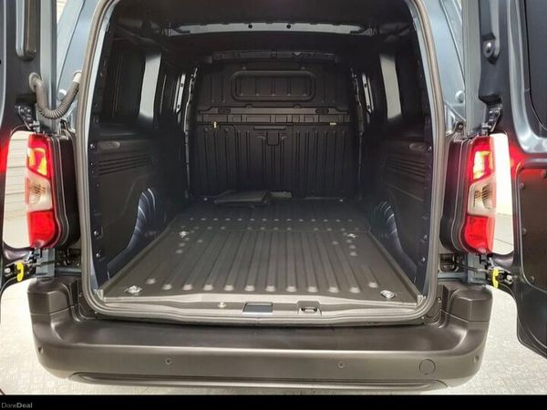 Citroen Berlingo MPV, Diesel, 2025, Blue