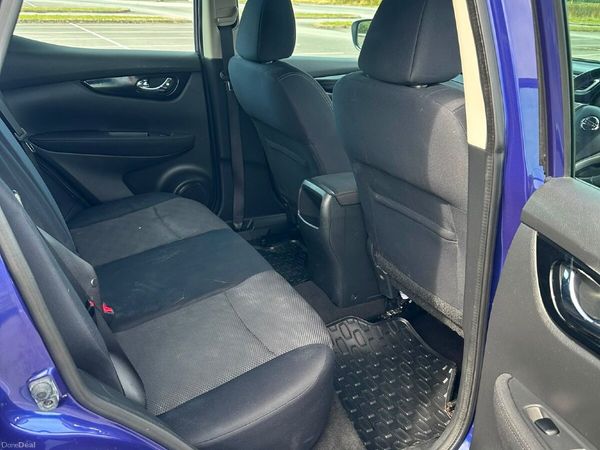 Nissan Qashqai Hatchback, Diesel, 2014, Blue