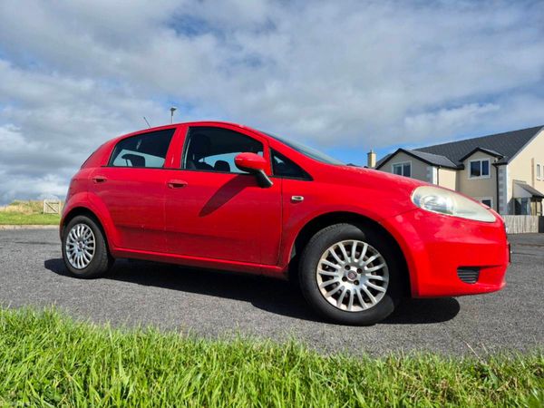 Fiat Punto Hatchback, Petrol, 2012, Red