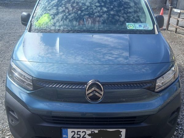 Citroen Berlingo MPV, Diesel, 2025, Blue