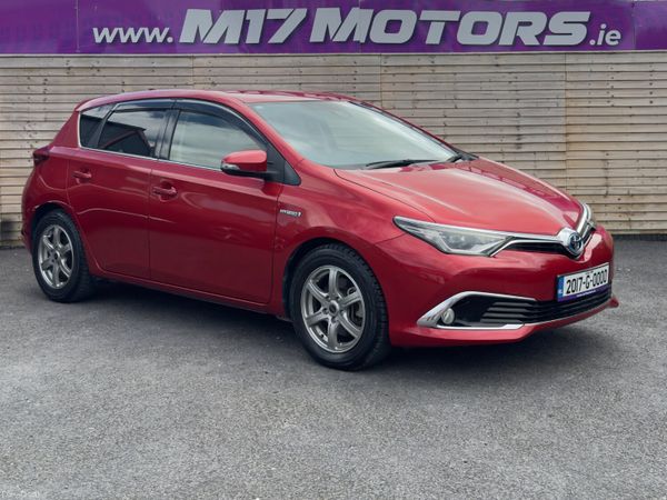 Toyota Auris Hatchback, Petrol Hybrid, 2017, Red