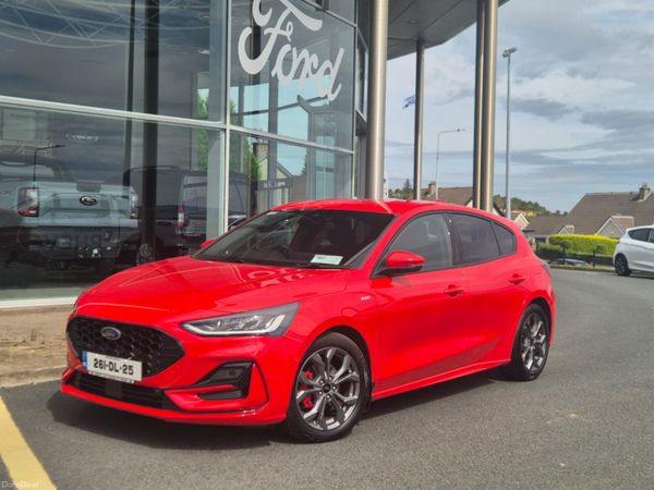 Ford Focus Hatchback, Diesel, 2026, Red