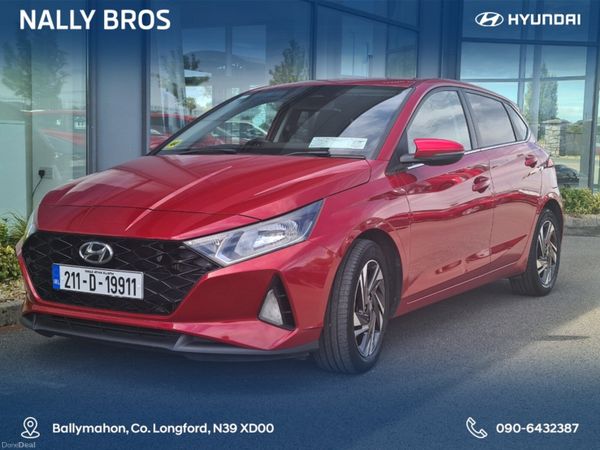 Hyundai i20 Hatchback, Petrol, 2021, Red