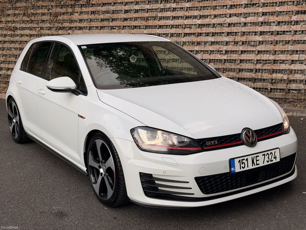 Volkswagen Golf Hatchback, Petrol, 2015, White