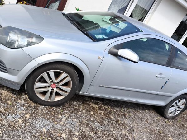 Opel Astra Hatchback, Petrol, 2008, Silver