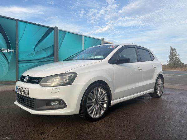 Volkswagen Polo Hatchback, Petrol, 2015, White