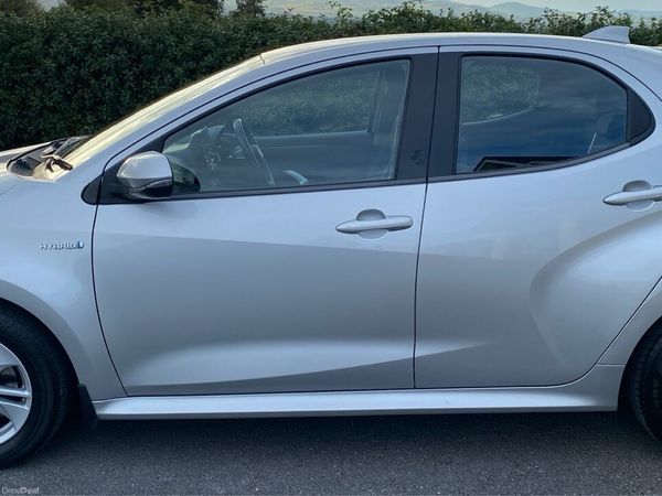 Toyota Yaris Hatchback, Petrol Hybrid, 2021, Grey