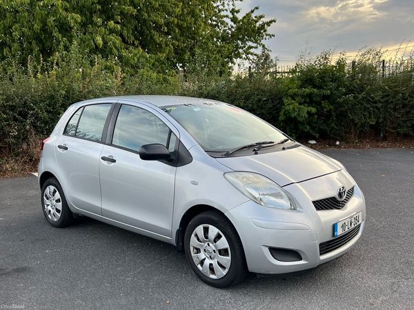 Toyota Yaris Hatchback, Petrol, 2010, Silver