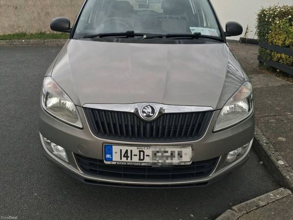 Skoda Fabia Hatchback, Petrol, 2014, Beige