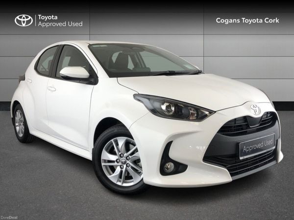 Toyota Yaris Hatchback, Petrol Hybrid, 2025, White