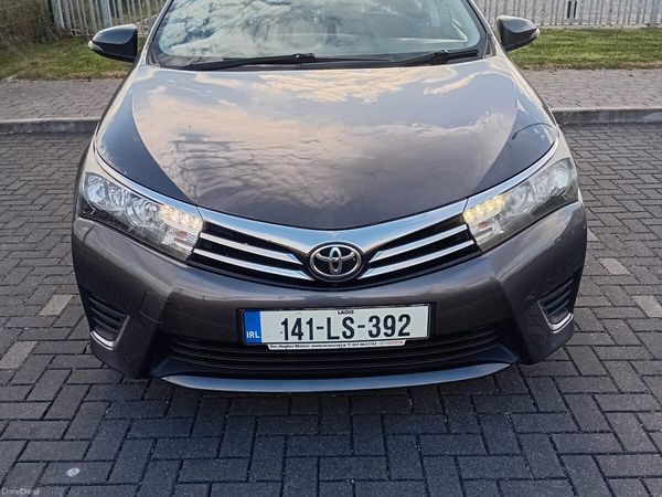 Toyota Corolla Saloon, Diesel, 2014, Grey