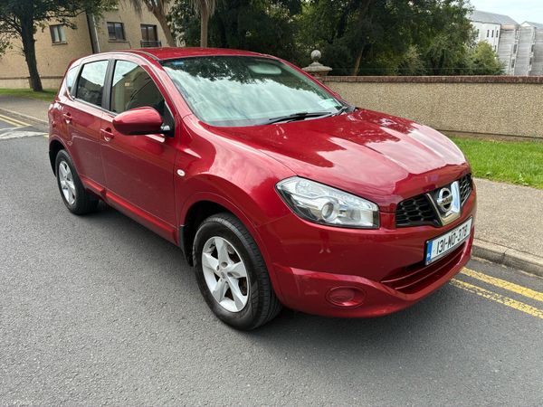 Nissan Qashqai MPV, Diesel, 2013, Red