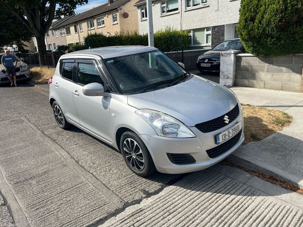 Suzuki Swift Hatchback, Petrol, 2013, Silver