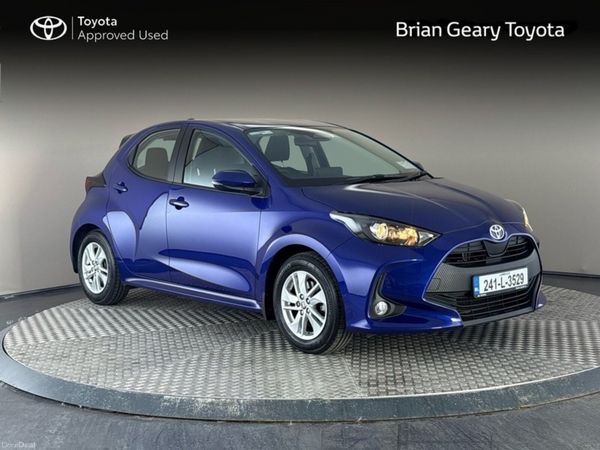 Toyota Yaris Hatchback, Petrol Hybrid, 2024, Blue