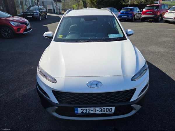 Hyundai KONA MPV, Petrol, 2023, White