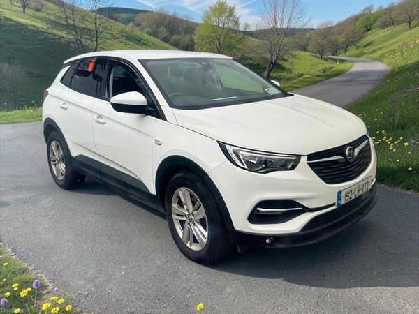 Vauxhall Grandland X Hatchback, Petrol, 2019, White