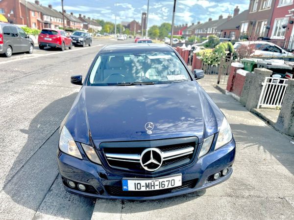 Mercedes-Benz E-Class Saloon, Diesel, 2010, Blue