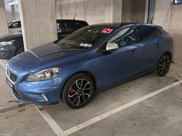 Volvo V40 Hatchback, Diesel, 2016, Blue