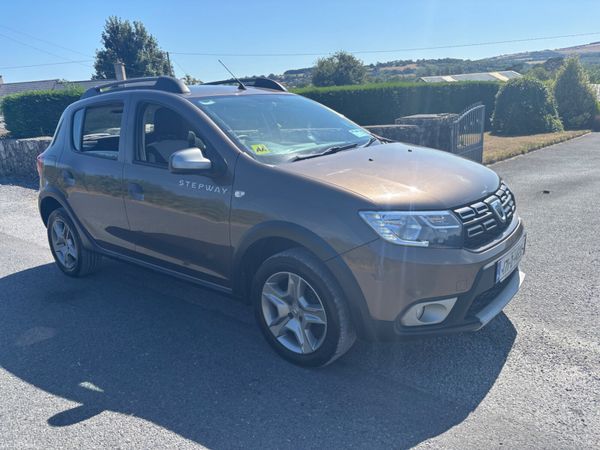 Dacia Sandero Stepway Hatchback, Diesel, 2017, Brown
