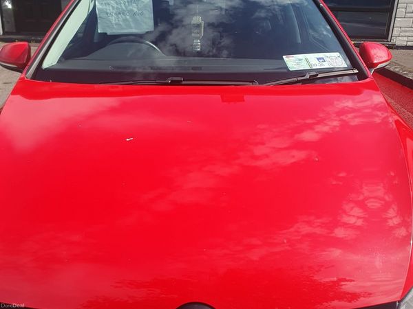 Volkswagen Golf Hatchback, Petrol, 2014, Red