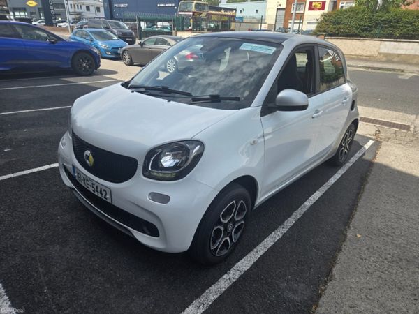 Smart Forfour Hatchback, Petrol, 2016, White