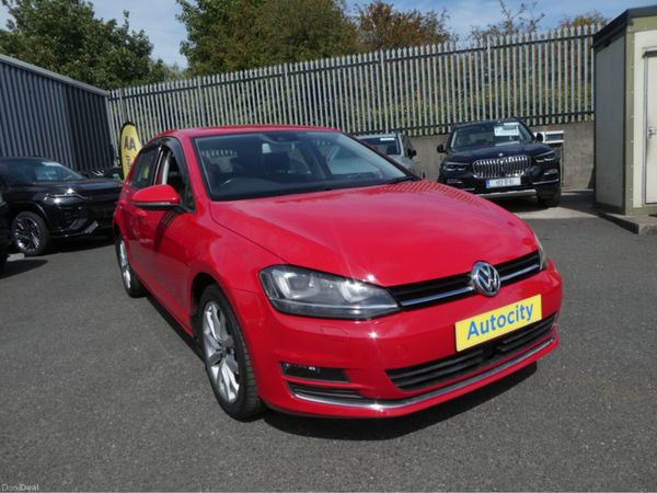 Volkswagen Golf Hatchback, Petrol, 2017, Red