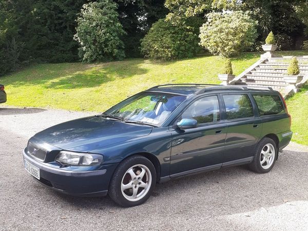Volvo V70 Estate, Petrol, 2002, Green