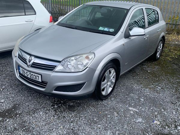 Vauxhall Astra Hatchback, Petrol, 2009, Silver