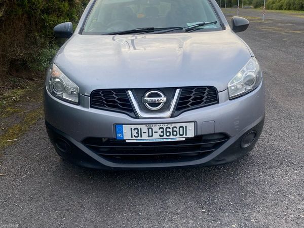 Nissan Qashqai Hatchback, Diesel, 2013, Grey