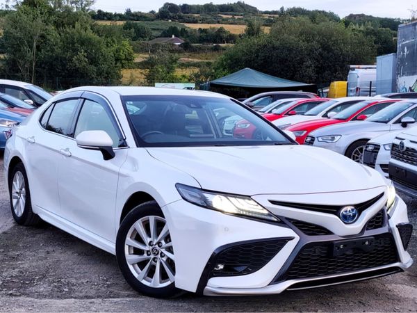 Toyota Camry Saloon, Petrol Hybrid, 2021, White