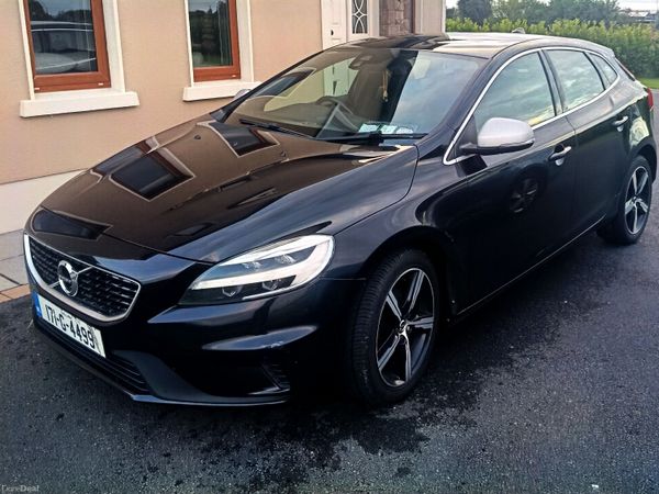 Volvo V40 Hatchback, Diesel, 2017, Black