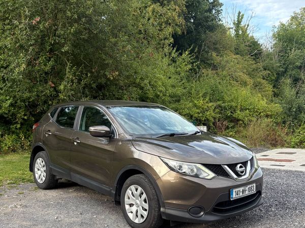 Nissan Qashqai Hatchback, Diesel, 2014, Brown